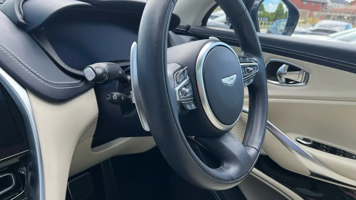 2022-aston-martin-dbx-40-v8-big-24