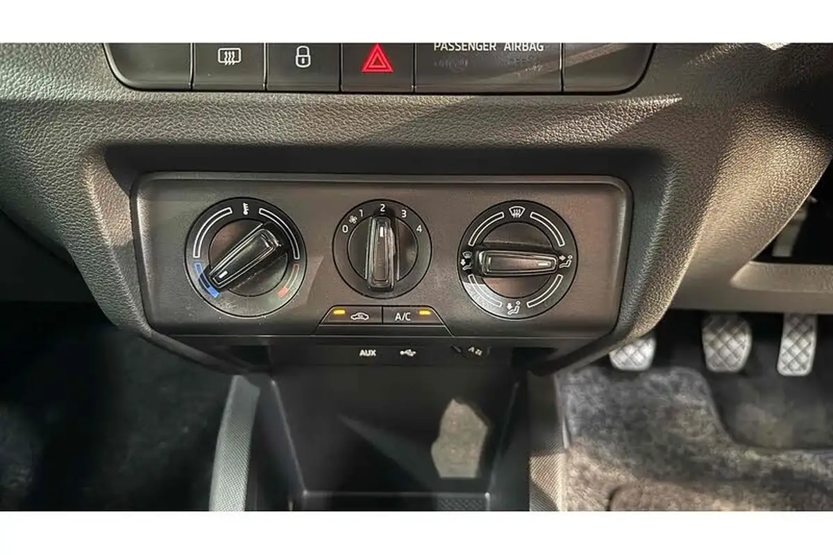 2018-skoda-fabia-10-tsi-se-95ps-ss-hatchback-big-34