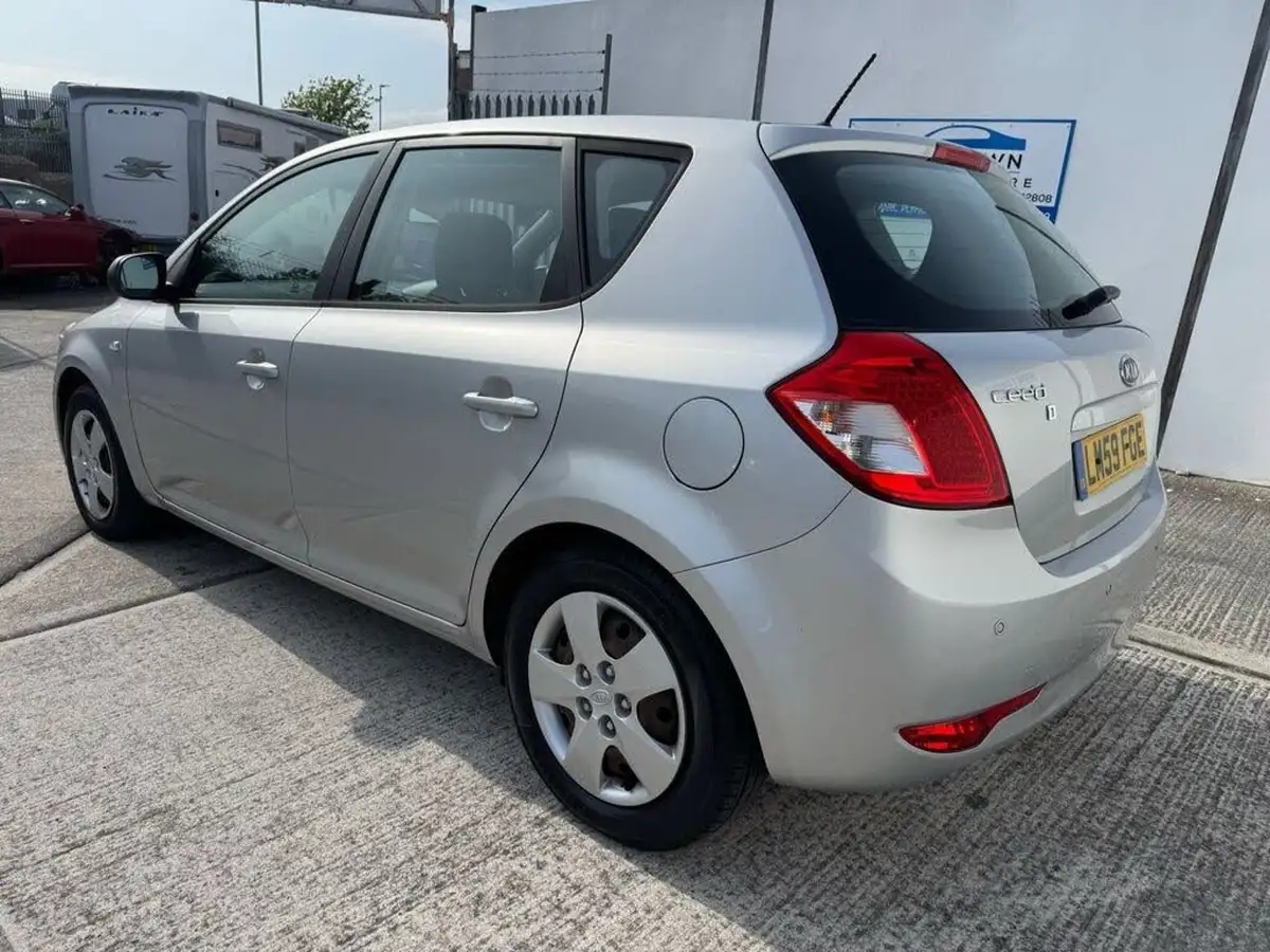 2009-kia-ceed-14-1-big-2
