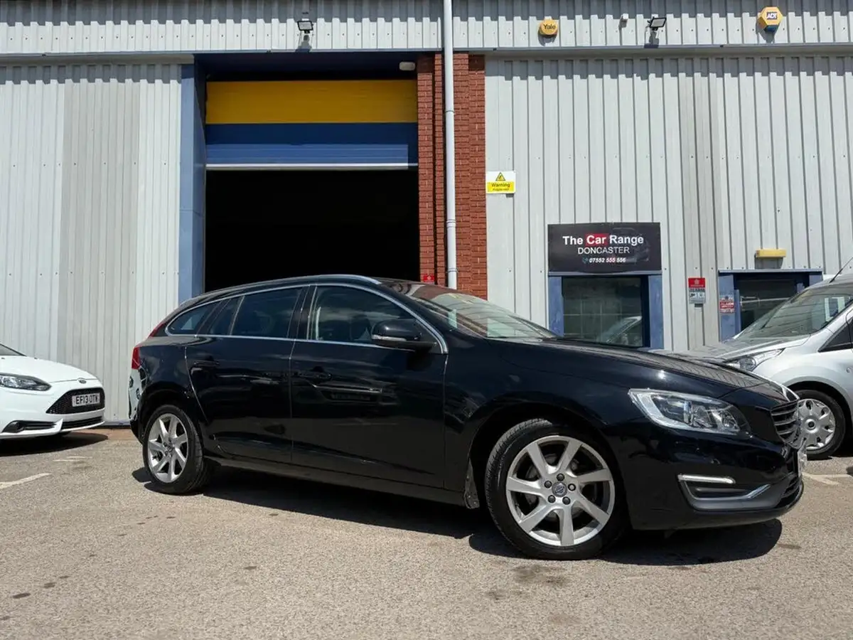 2015-volvo-v60-16td-d2-se-lux-big-0