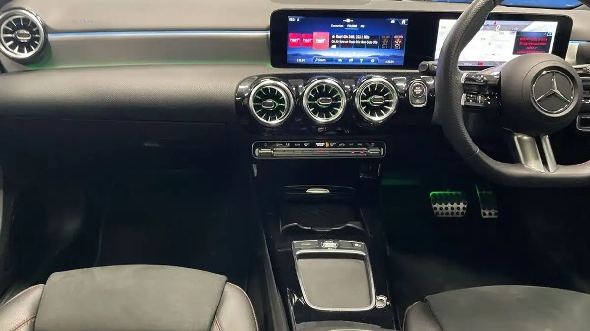 2023-mercedes-benz-a-class-13-a200-amg-line-premium-plus-hatchback-5d-big-15