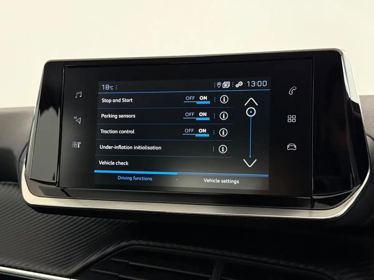 2023-peugeot-208-12-puretech-allure-premium-130ps-eat8-big-29