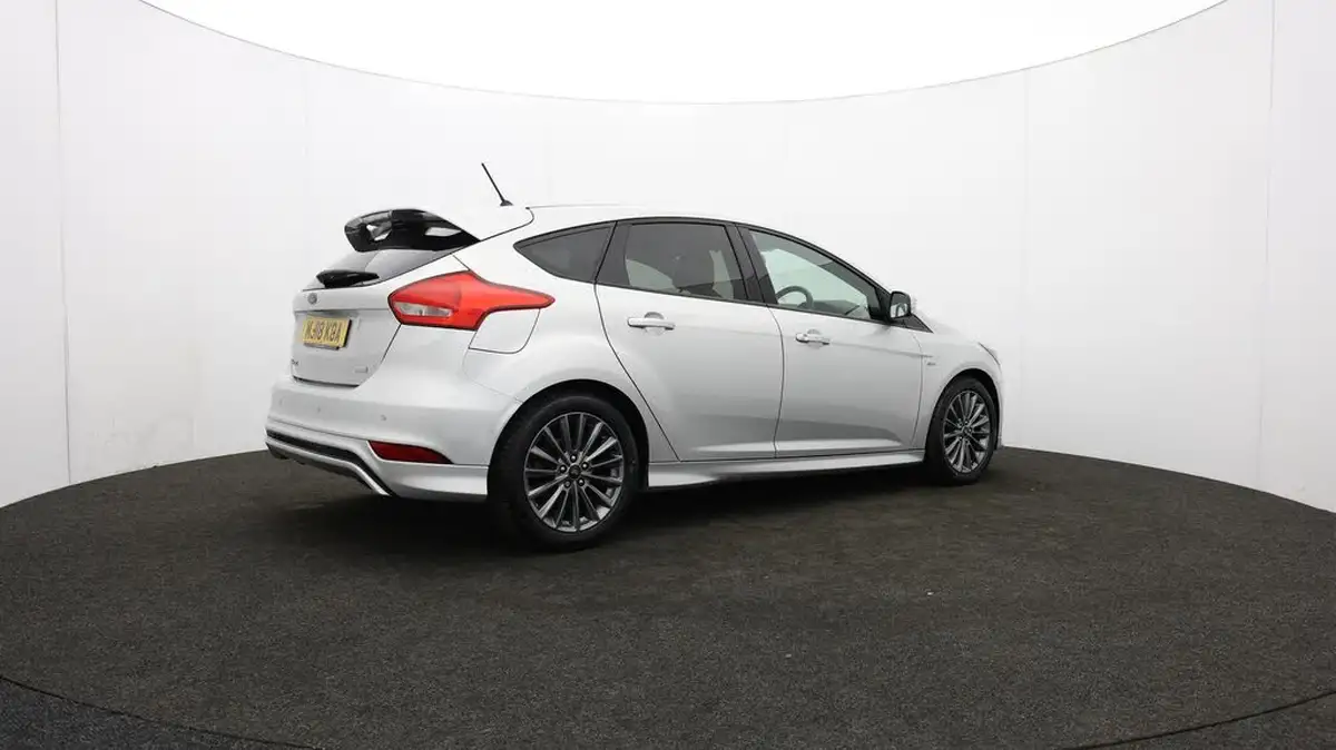2018-ford-focus-10t-st-line-140ps-hatchback-big-36