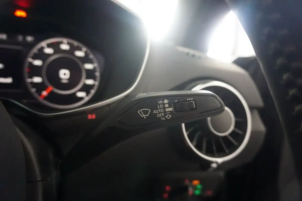 2016-audi-tt-coupe-20-tfsi-s-line-big-24