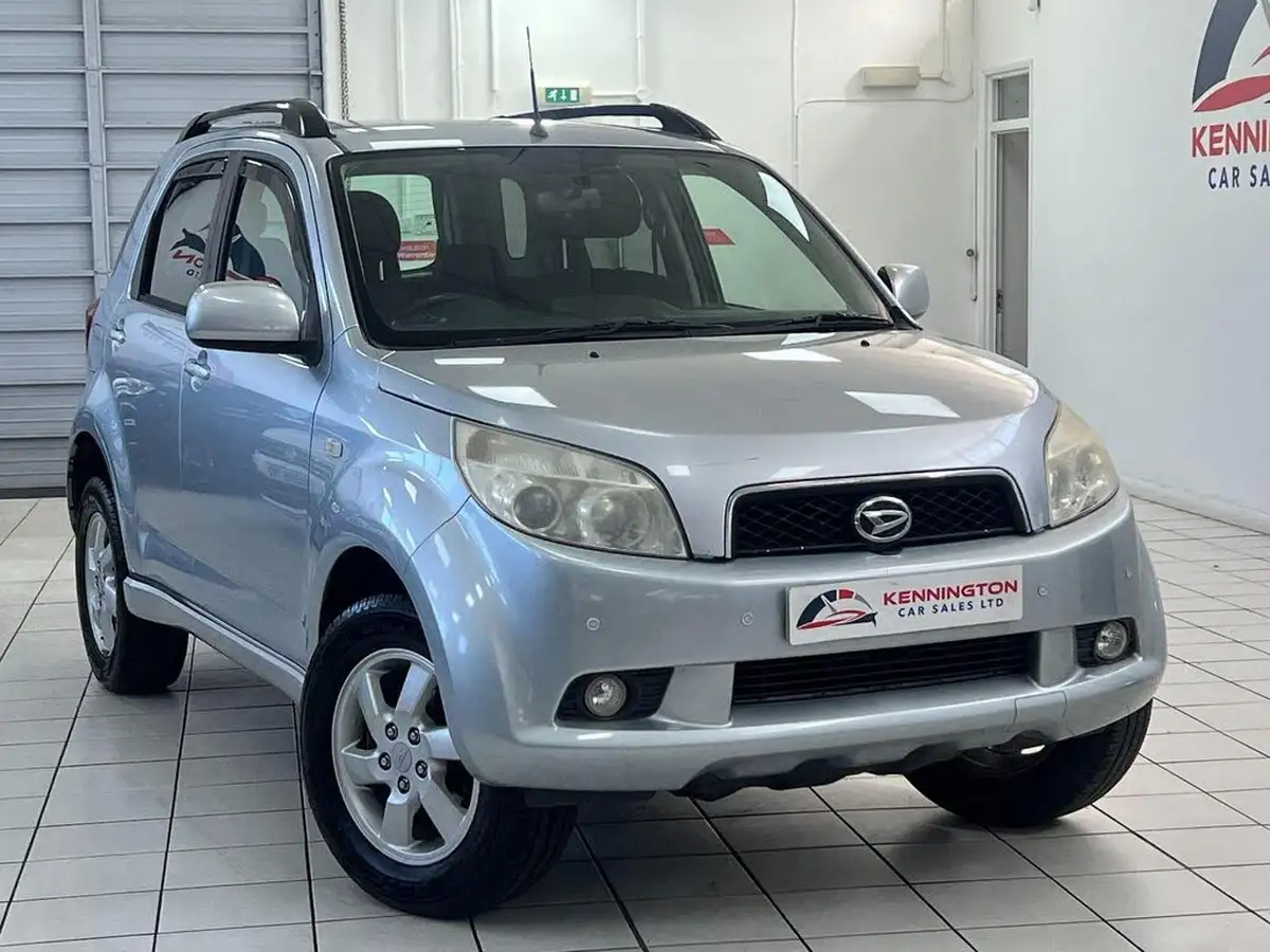 2006-daihatsu-terios-15-se-big-0