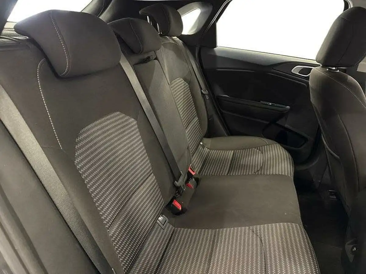 2023-kia-ceed-15-t-gdi-2-158bhp-non-adap-hatchback-big-12