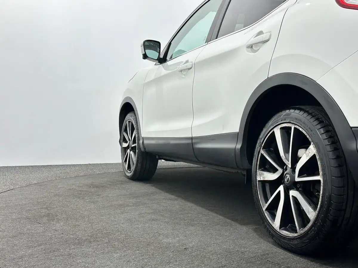 2016-nissan-qashqai-15dci-tekna-big-47