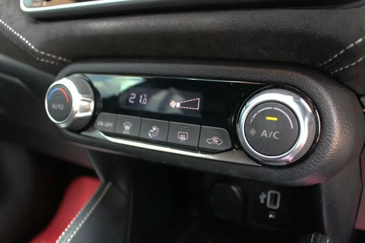 2020-nissan-micra-10-ig-t-n-sport-100ps-big-13