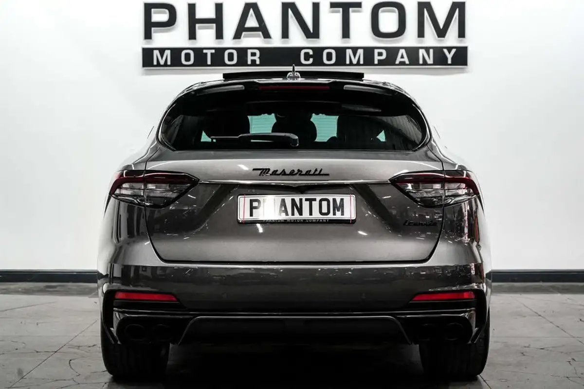 2021-maserati-levante-38-trofeo-big-3
