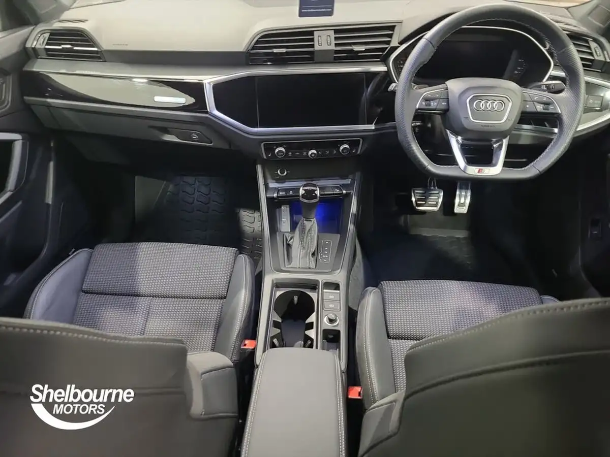 2022-audi-q3-15-35-tfsi-black-edition-codcomfort-sound-pack-station-wagon-big-15