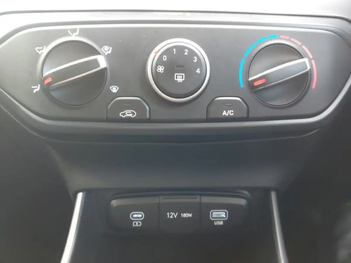 2024-hyundai-i20-10-t-gdi-advance-dct-big-16