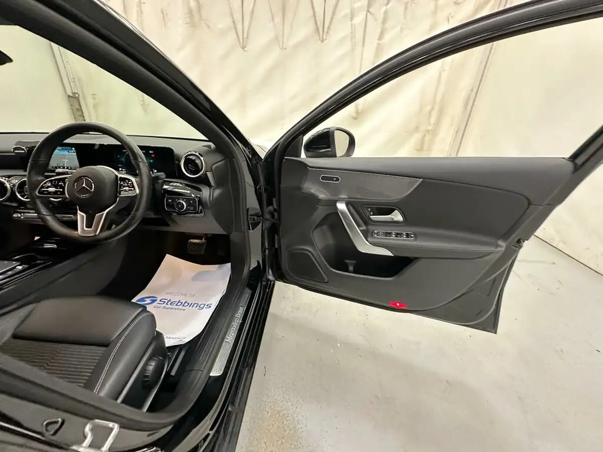 2019-mercedes-benz-a-class-20d-a200d-sport-hatchback-5d-big-8