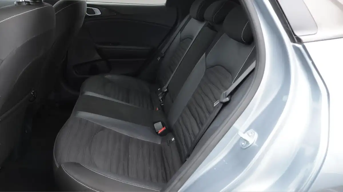 2023-kia-xceed-15-t-gdi-gt-line-158bhp-big-23