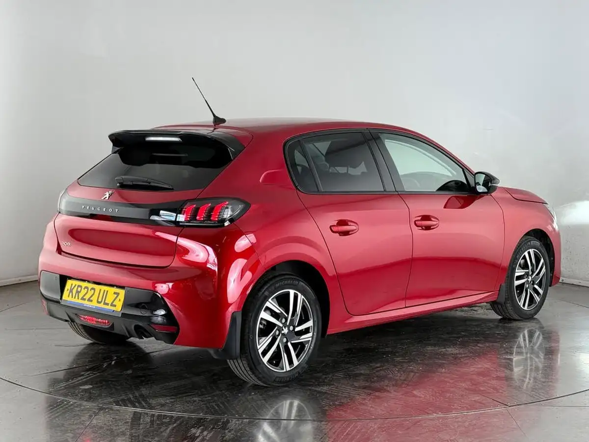 2022-peugeot-208-12-puretech-allure-premium-100bhp-eat8-big-4