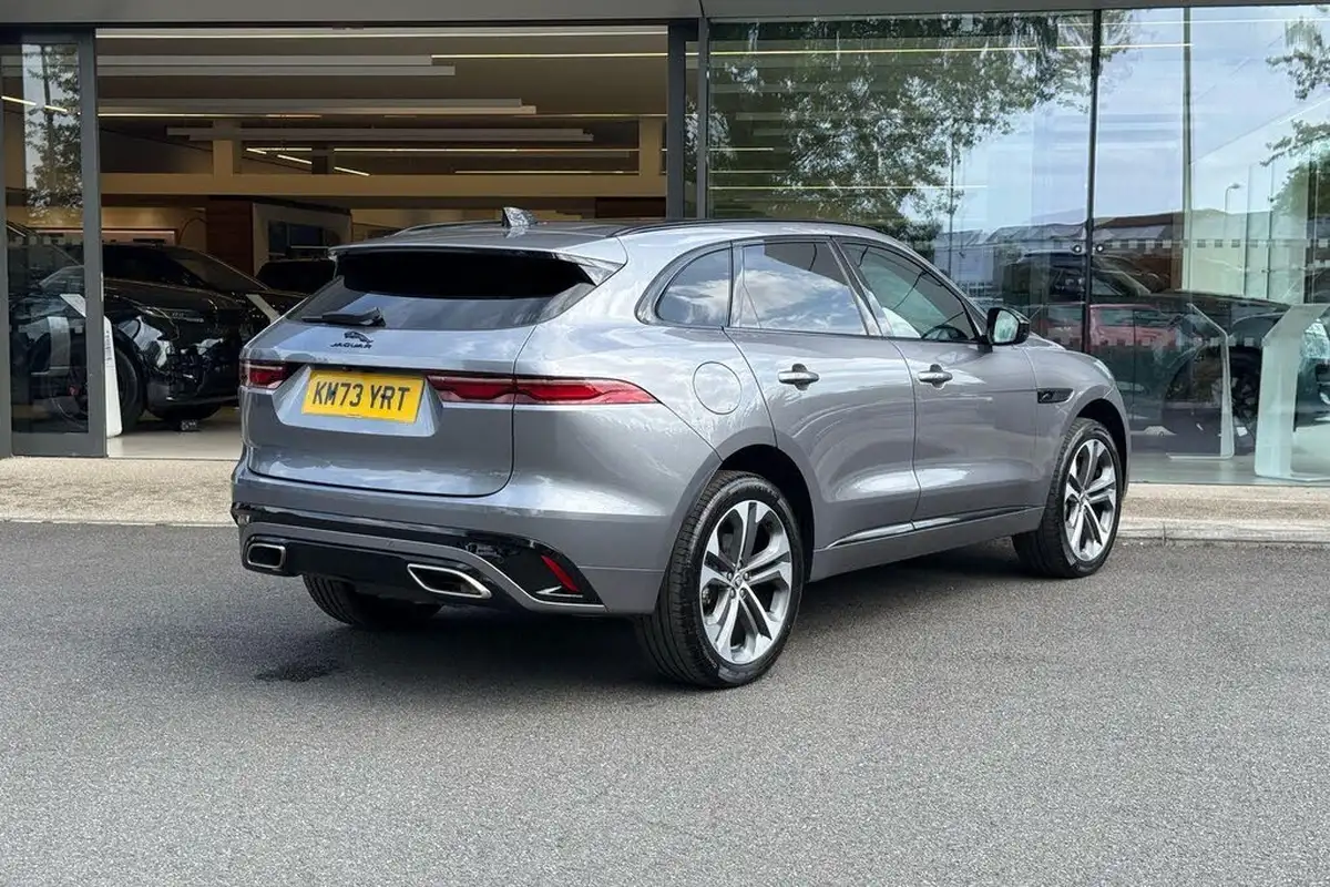 2023-jaguar-f-pace-30-d300-r-dynamic-hse-black-big-6