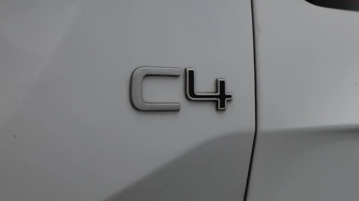 2023-citroen-c4-12-puretech-c-series-edition-eat8-big-27