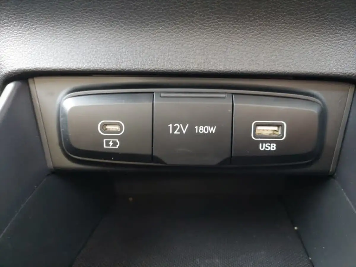 2024-hyundai-i20-10-t-gdi-advance-big-9