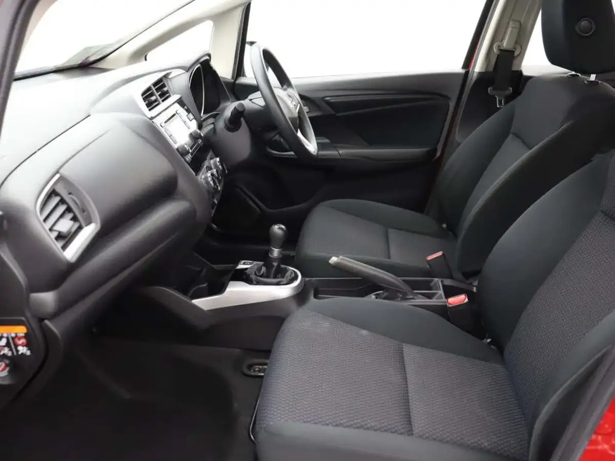 2019-honda-jazz-13-i-vtec-s-big-12