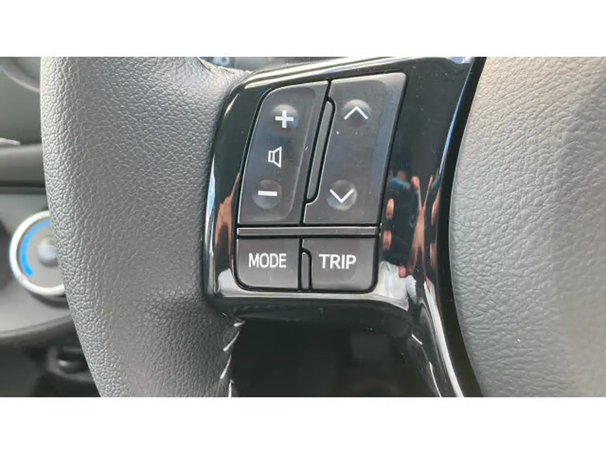2019-toyota-yaris-15-vvt-i-icon-tech-111bhp-1496cc-big-33