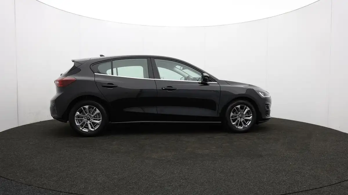 2023-ford-focus-10t-titanium-125ps-hatchback-big-38
