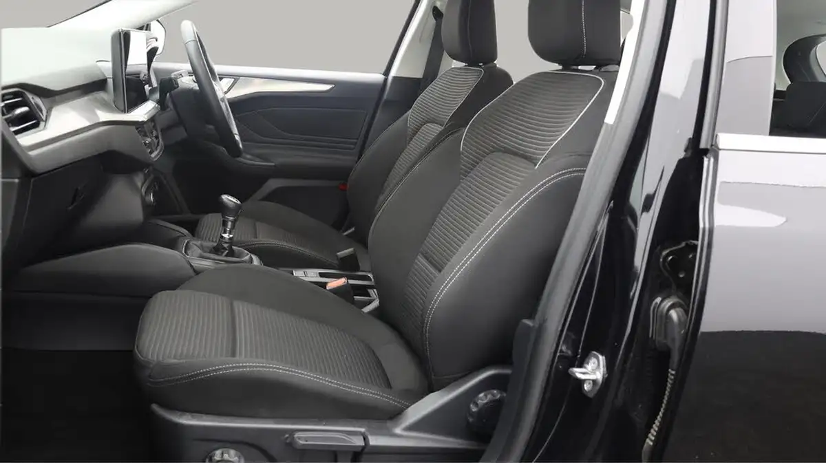 2023-ford-focus-10t-titanium-125ps-hatchback-big-14