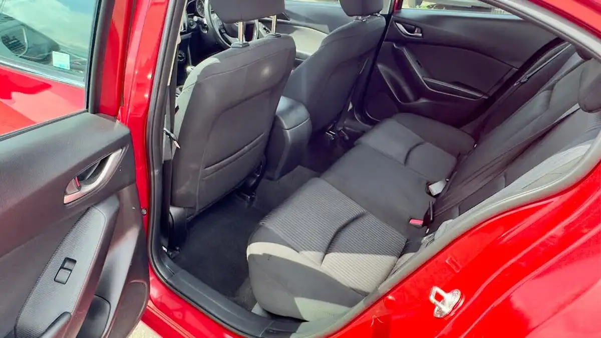 2015-mazda-mazda3-22td-se-nav-fastback-4d-big-12