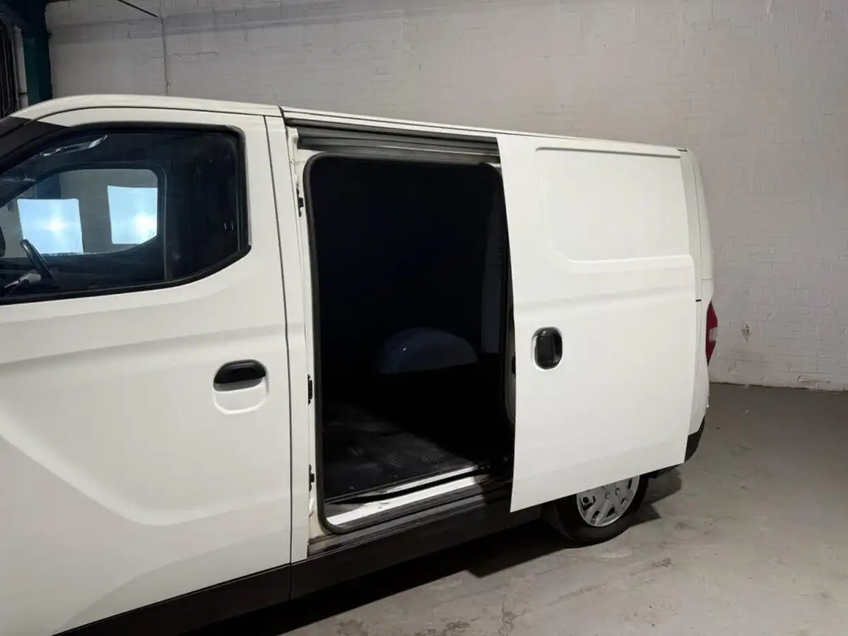 2021-maxus-e-deliver-3-e-l1h1-35kwh-big-9