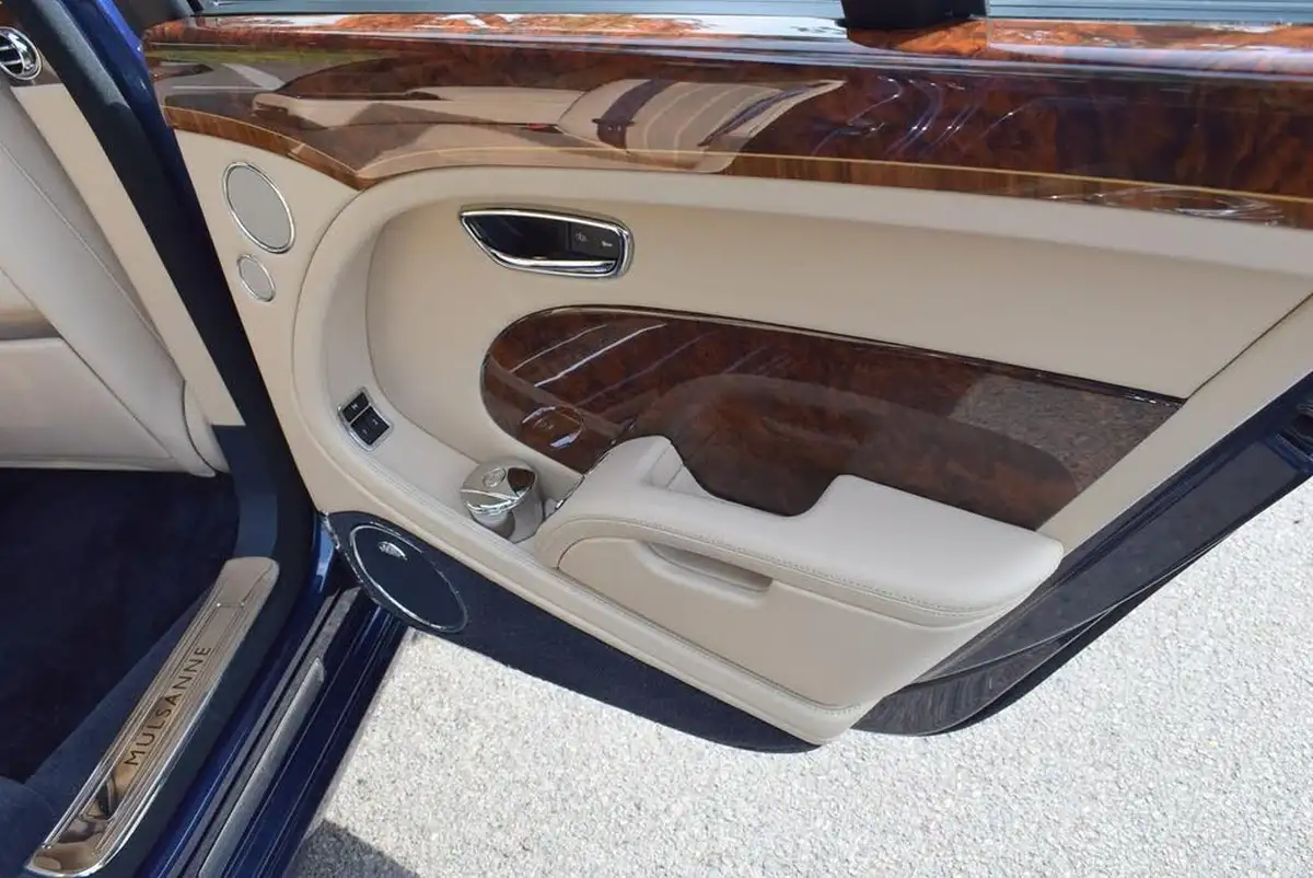 2011-bentley-mulsanne-675-big-35