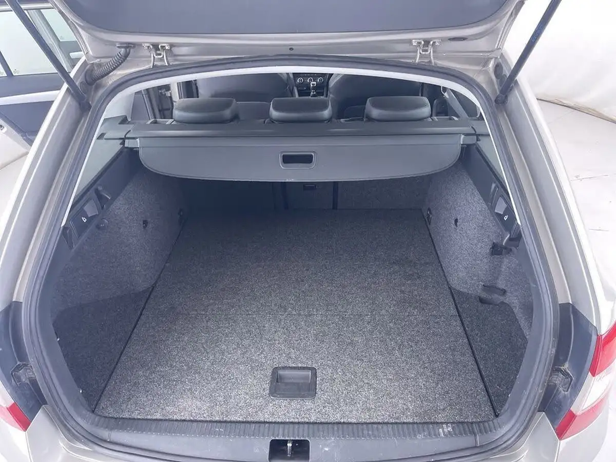 2015-skoda-octavia-20tdi-se-l-estate-big-9