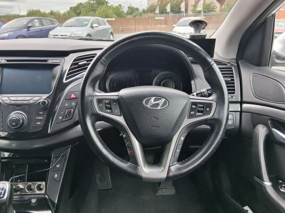 2015-hyundai-i40-17crdi-se-nav-115ps-saloon-4d-big-8
