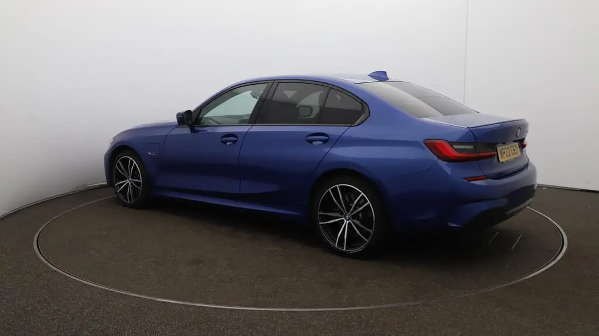 2022-bmw-3-series-20-330e-m-sport-pro-pack-saloon-4d-big-34
