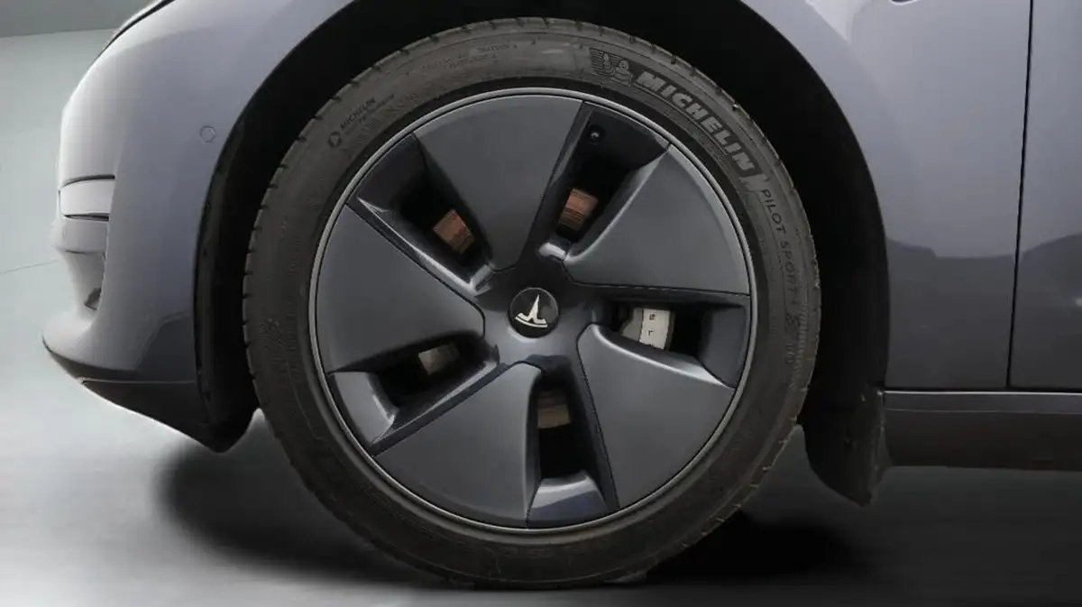 2021-tesla-model-3-e-long-range-awd-big-18