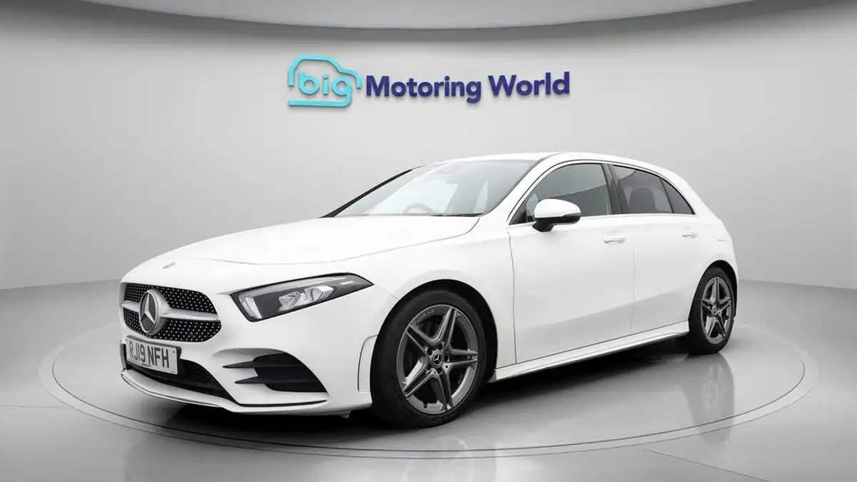 2019-mercedes-benz-a-class-20-a220-amg-line-hatchback-5d-big-3