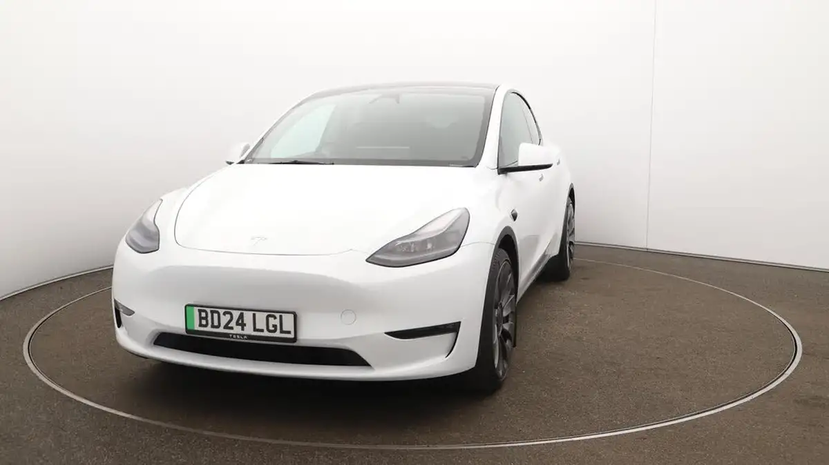 2024-tesla-model-y-e-performance-big-37