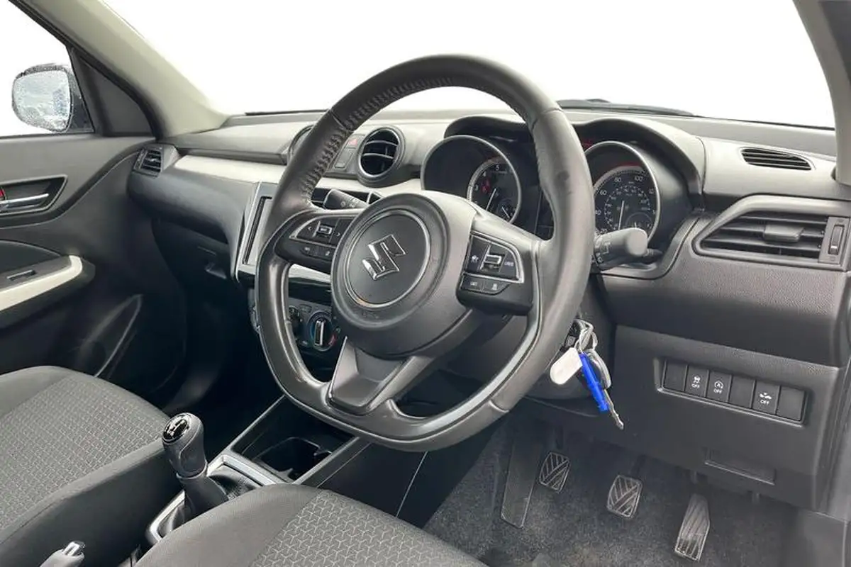 2023-suzuki-swift-12-dualjet-sz-l-big-8