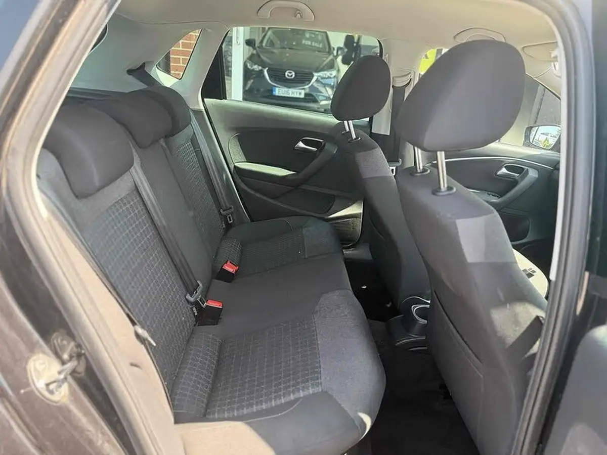 2016-volkswagen-polo-10-match-75ps-5d-big-19