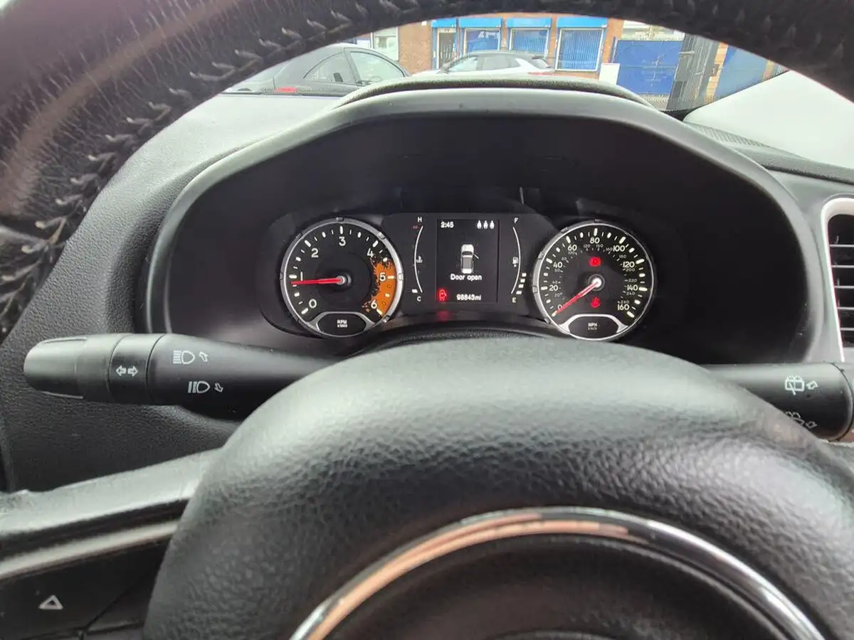 2016-jeep-renegade-16-multijet-ii-longitude-ss-big-17