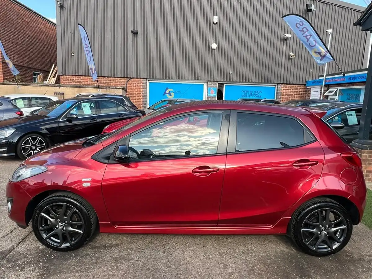 2013-mazda-mazda2-13-venture-big-8