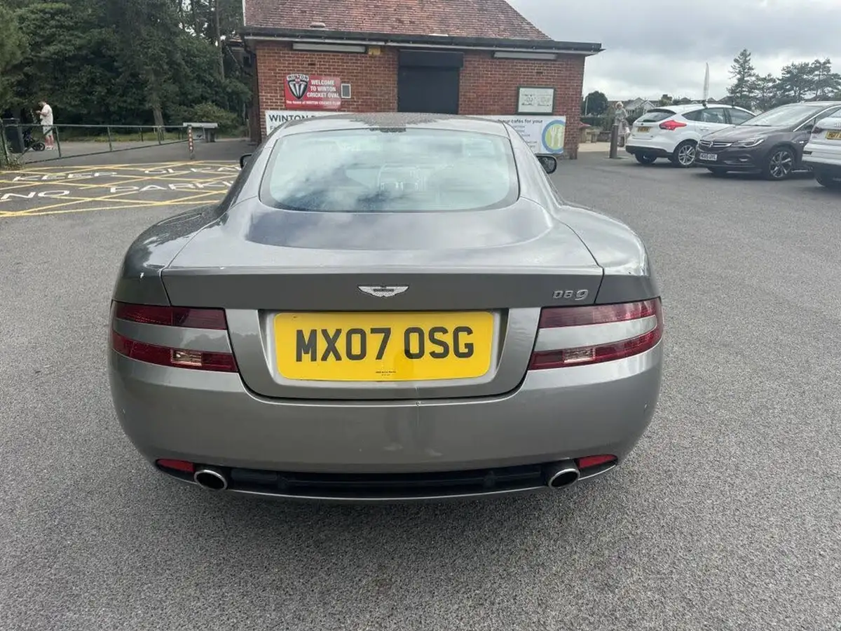 2007-aston-martin-db9-59-big-8