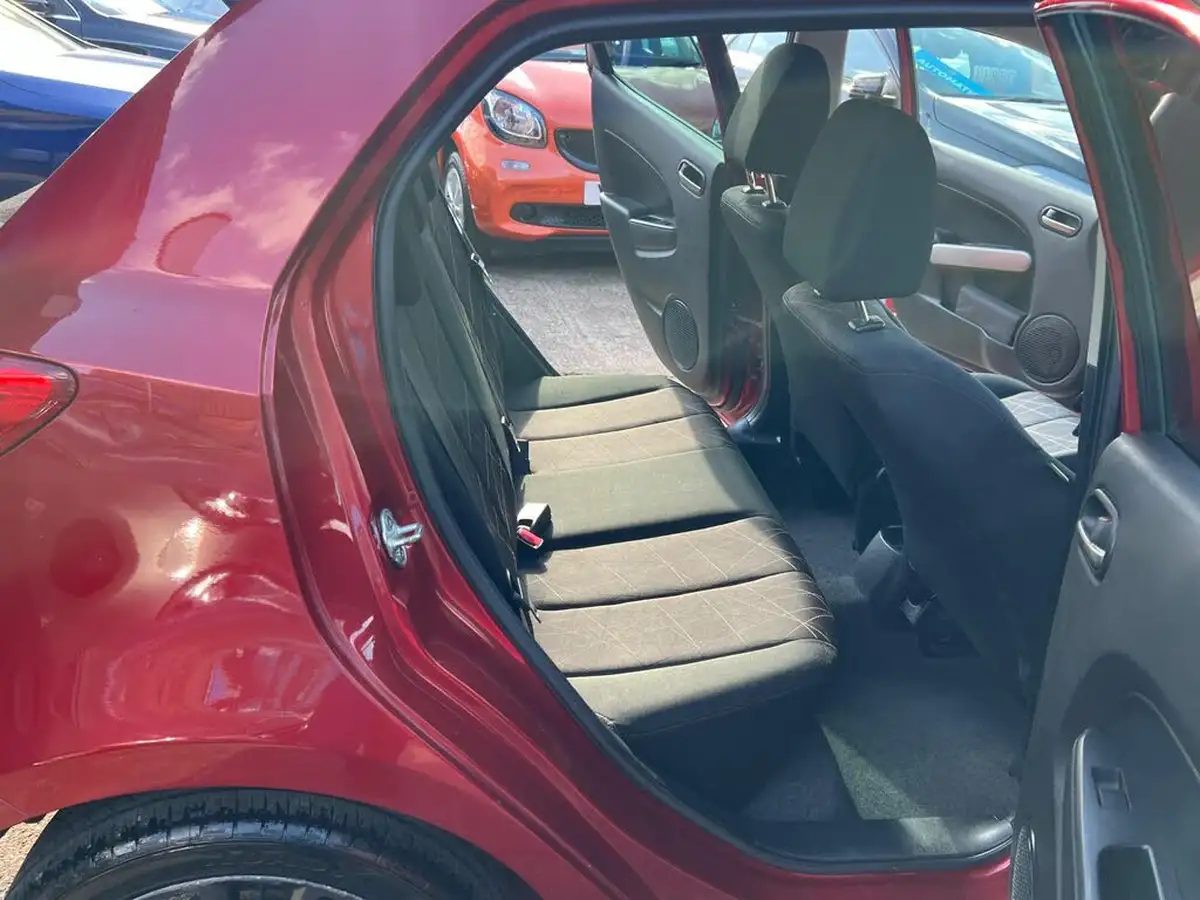 2013-mazda-mazda2-13-venture-big-32