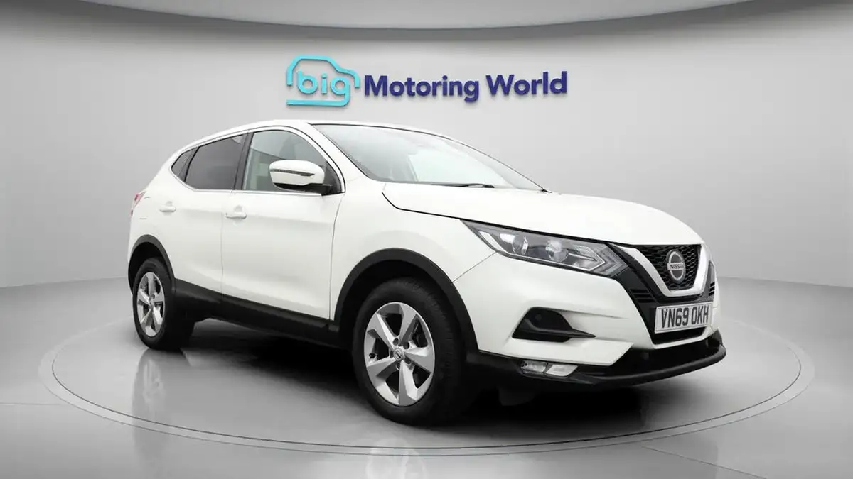 2019-nissan-qashqai-13-dig-t-acenta-premium-140ps-big-1