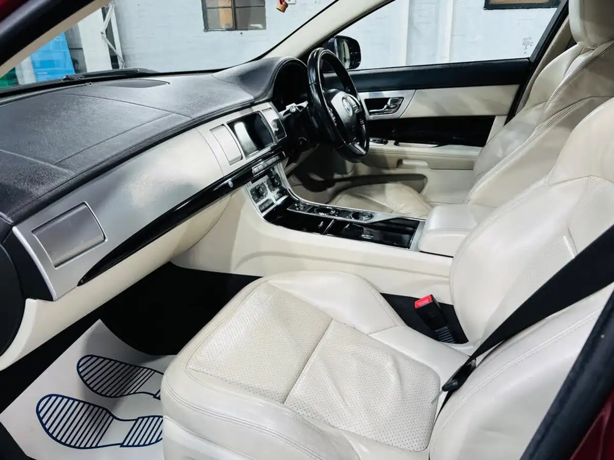 2013-jaguar-xf-30td-s-premium-luxury-ss-sportbrake-5d-auto-big-12