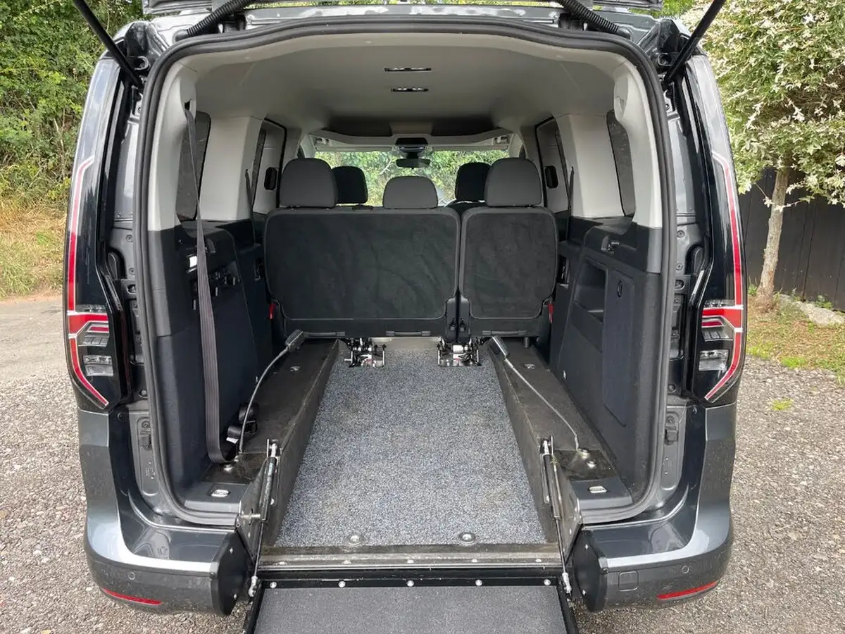 2022-volkswagen-caddy-15-tsi-maxi-life-big-1