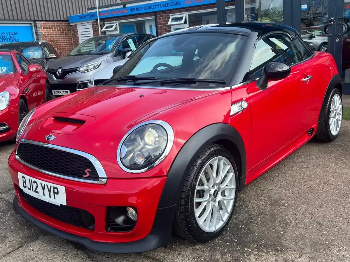 2012-mini-cooper-16-cooper-s-avenue-coupe-3d-big-9