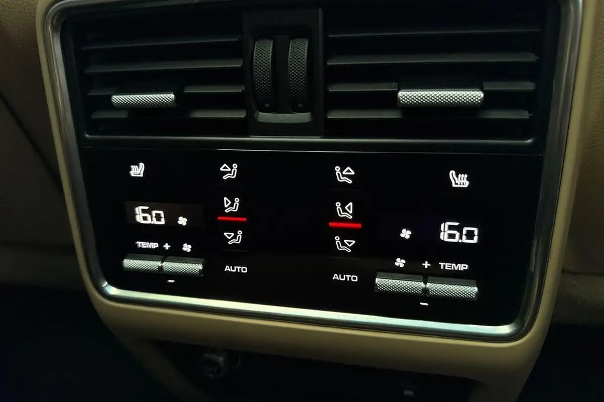 2023-porsche-cayenne-30-v6-platinum-edition-coupe-big-40