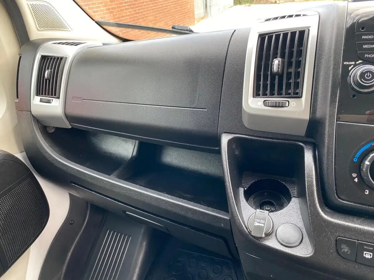 2017-fiat-ducato-20td-35-lh2-panel-big-53