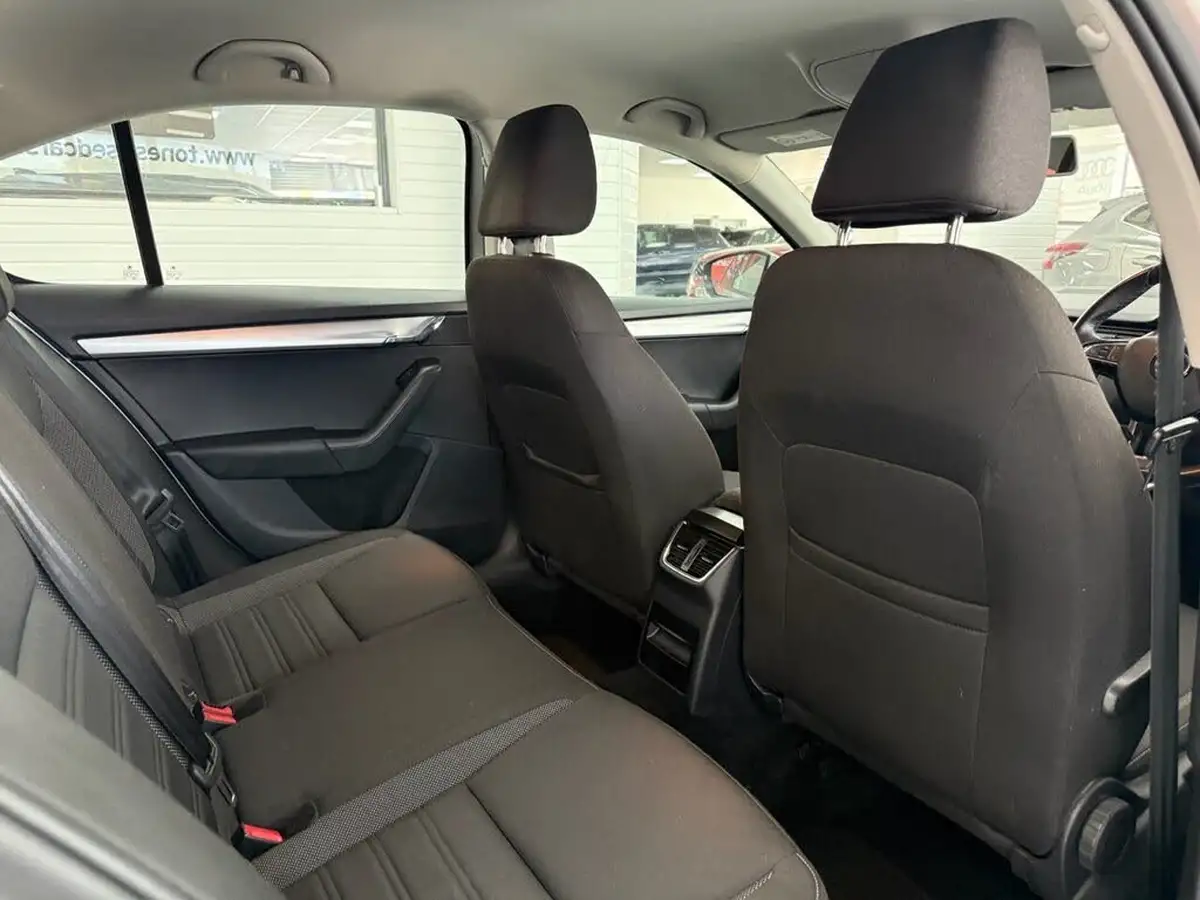 2018-skoda-octavia-15-tsi-se-act-hatchback-big-3