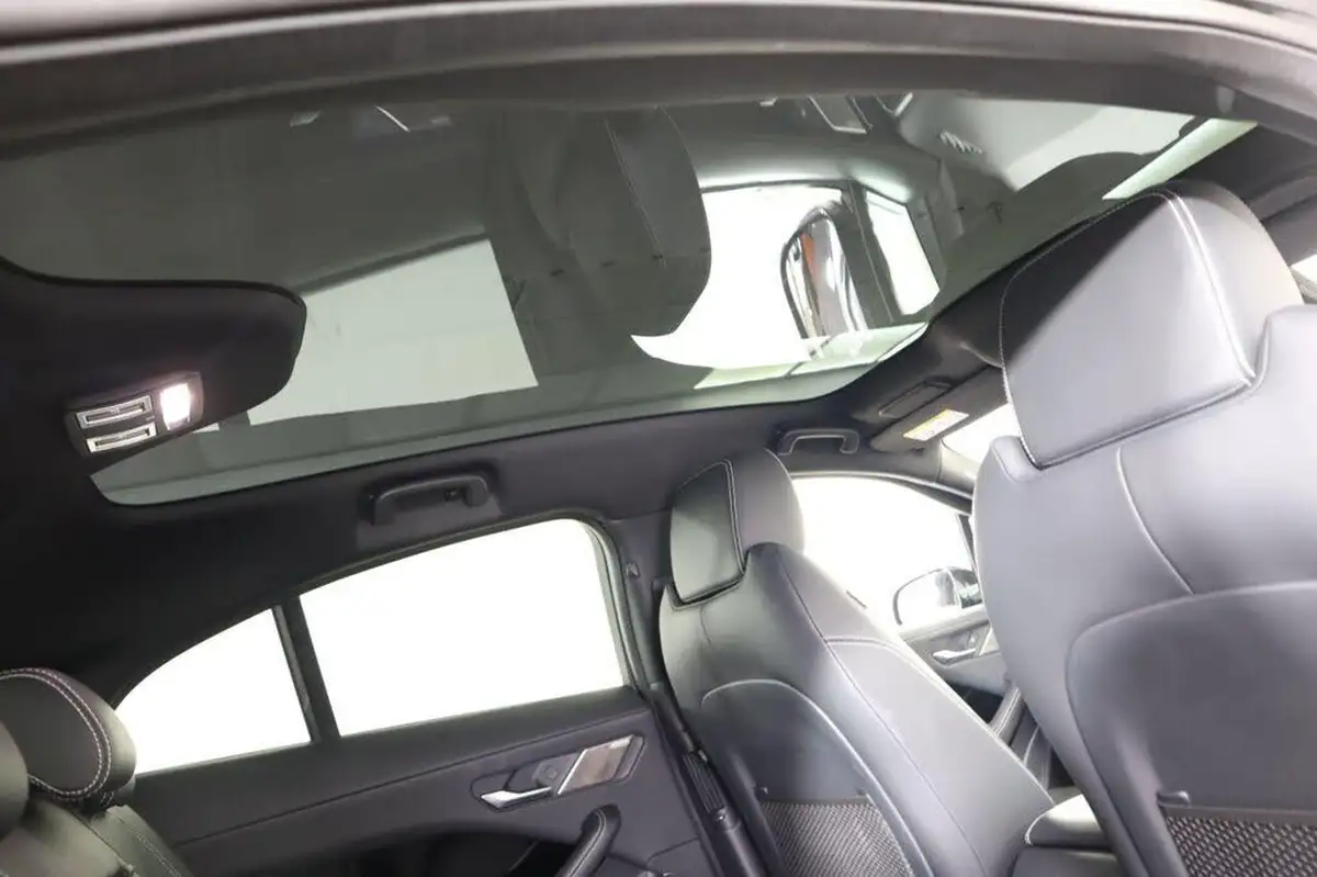 2022-jaguar-i-pace-ev400-hse-black-big-53