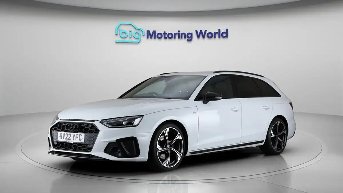 2022-audi-a4-avant-20-35-tfsi-black-edition-s-tronic-big-3