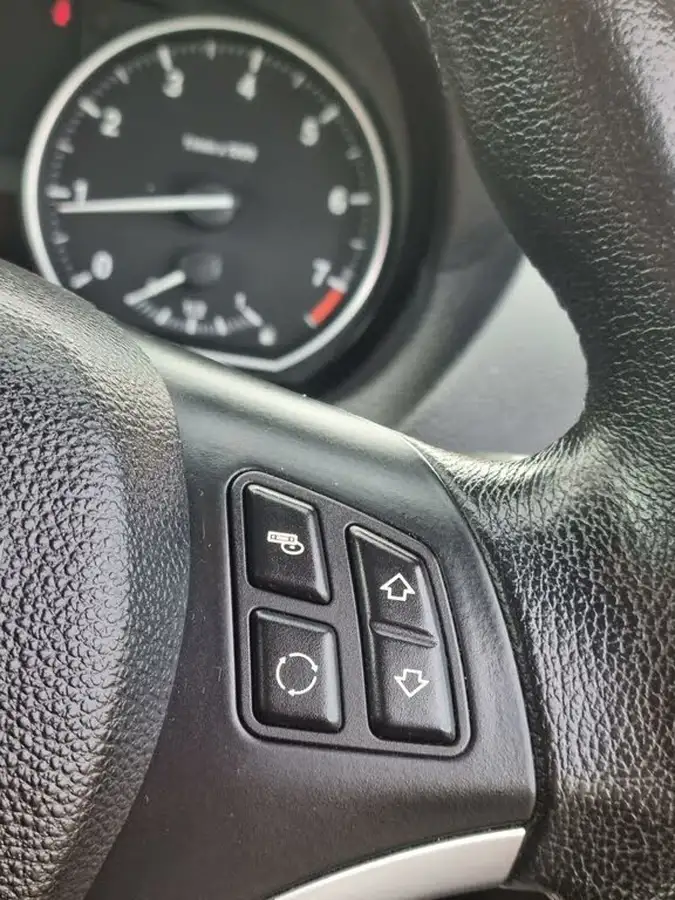 2011-bmw-1-series-20-120i-sport-coupe-auto-big-23